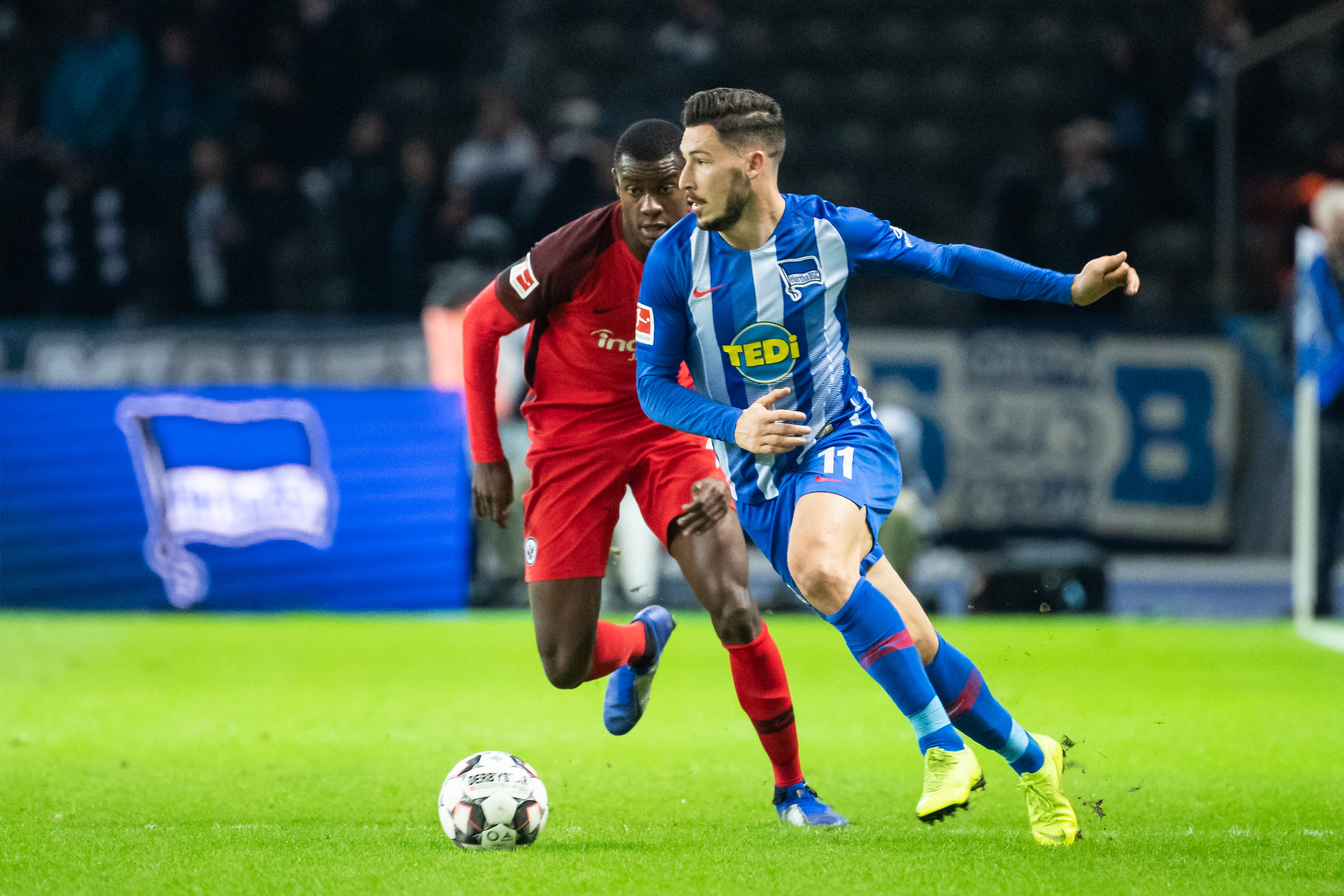 同时用肩部 同时用肩部